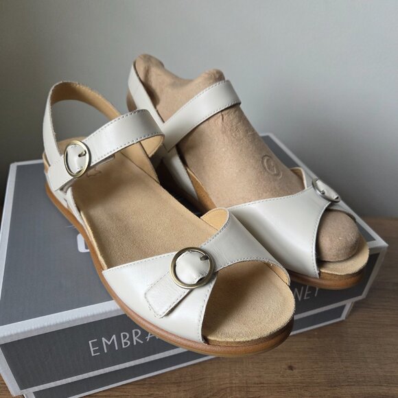 NEW WITH BOX DANSKO CANDACE FULL GRAIN IVORY LOW WEDGE HEEL SANDALS SIZE 41/9.5 - Picture 1 of 15